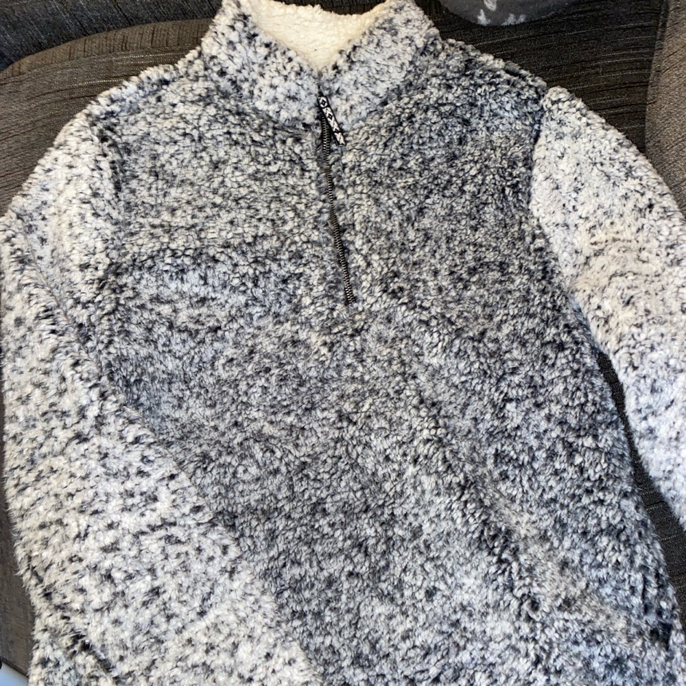 Fluffy heavy sweatshirt! Just didn’t fit!